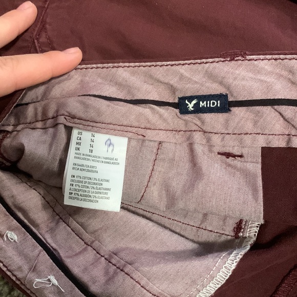 Maroon american eagle midi shorts - Picture 4 of 4